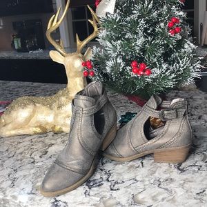 Adorable Faux Snakeskin Booties